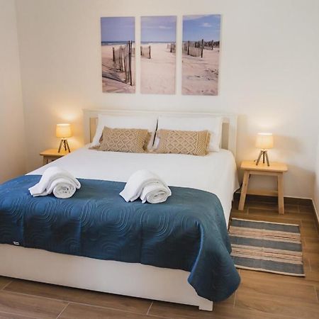 Lovely & Bright Renovated Apt. W/ Balcony In ラゴス エクステリア 写真