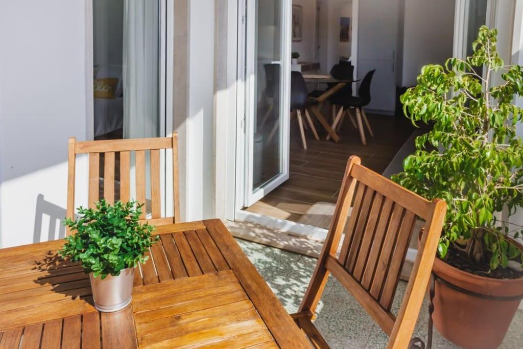 Lovely & Bright Renovated Apt. W/ Balcony In ラゴス エクステリア 写真