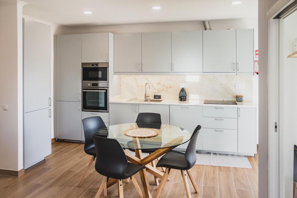 Lovely & Bright Renovated Apt. W/ Balcony In ラゴス エクステリア 写真