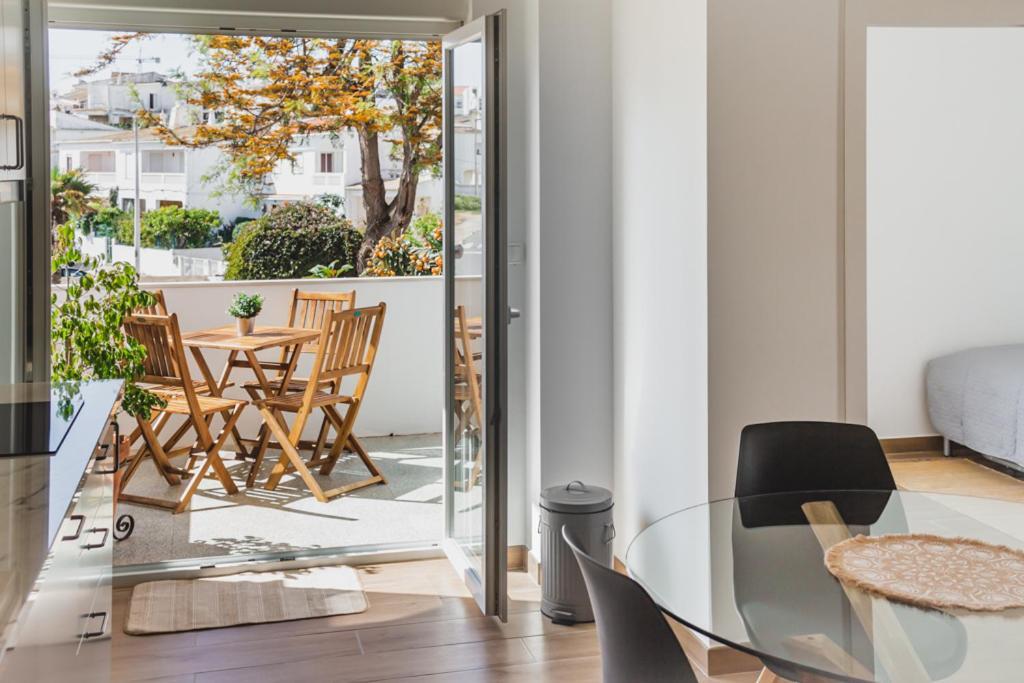 Lovely & Bright Renovated Apt. W/ Balcony In ラゴス エクステリア 写真